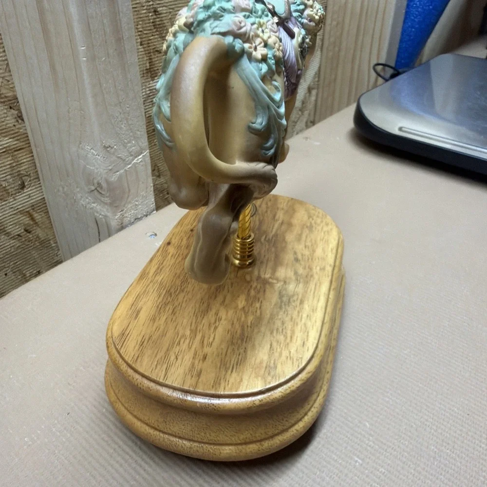 Vtg 1992 Breckenridge Carousel Lion Music Box Plays Carousel Waltz . Works